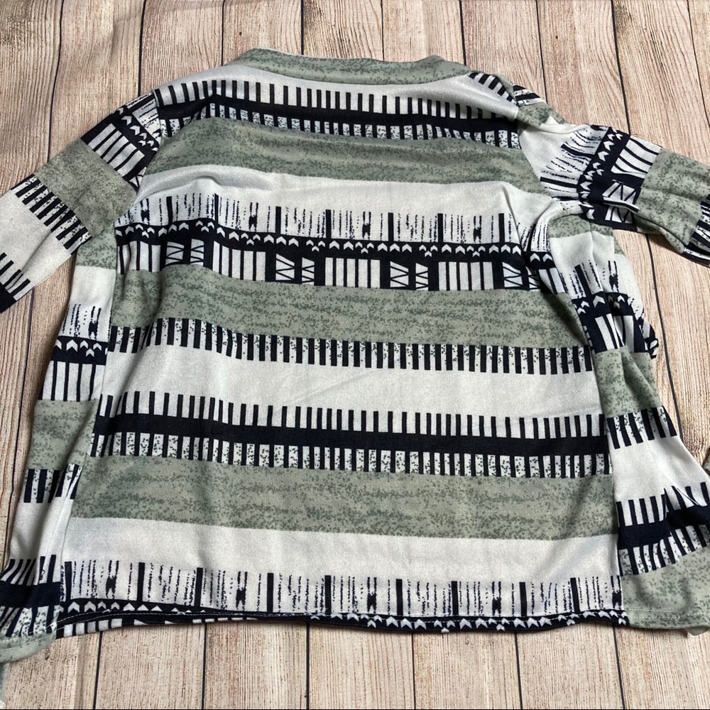 Lightweight Patterned Cardigan - Picture 9 of 12